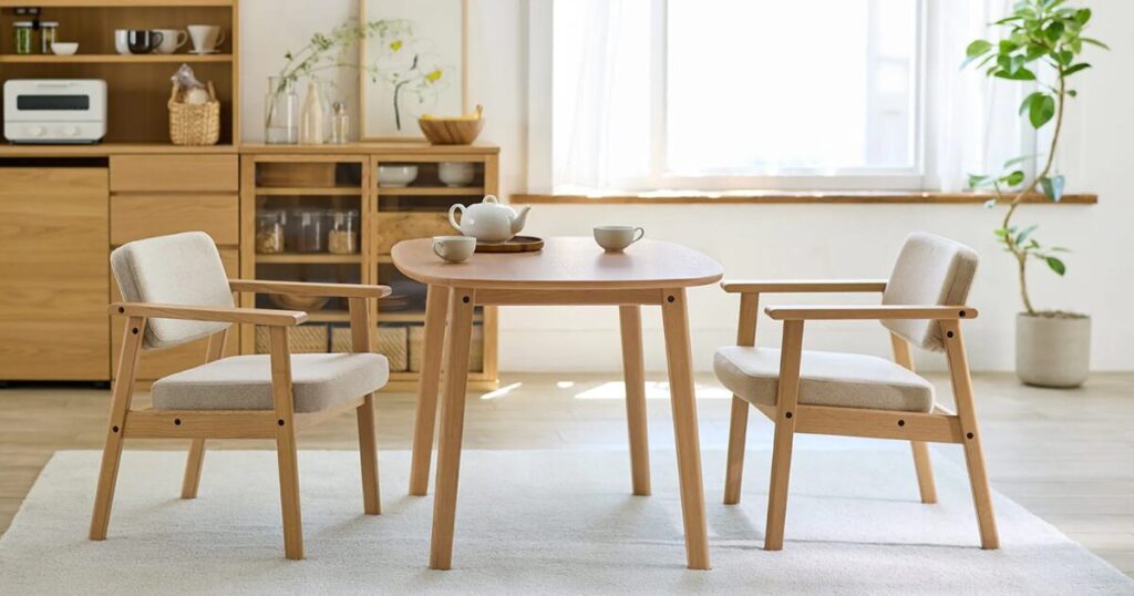 無印良品:「リビングでもダイニングでもつかえるシリーズ」